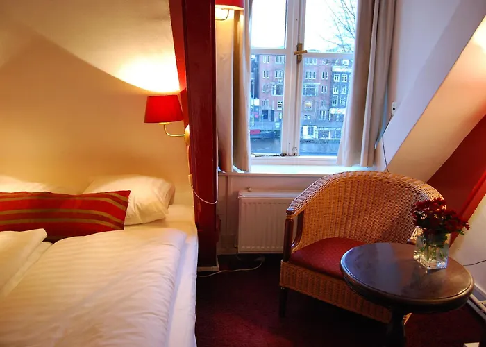 Amsterdam House Hotel